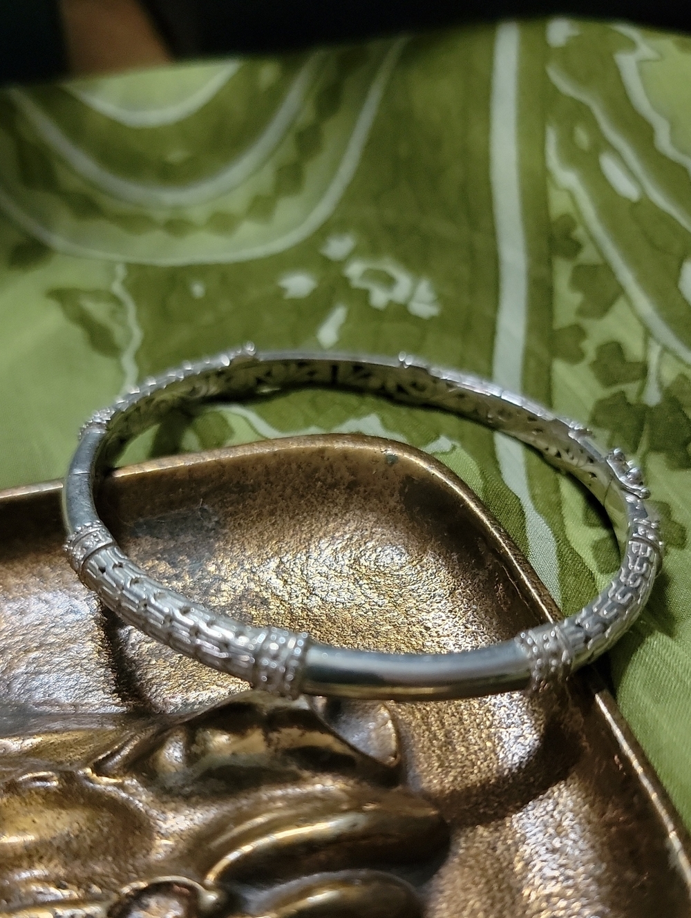 925 Sterling Silver Textured Bangle Bracelet - Silver